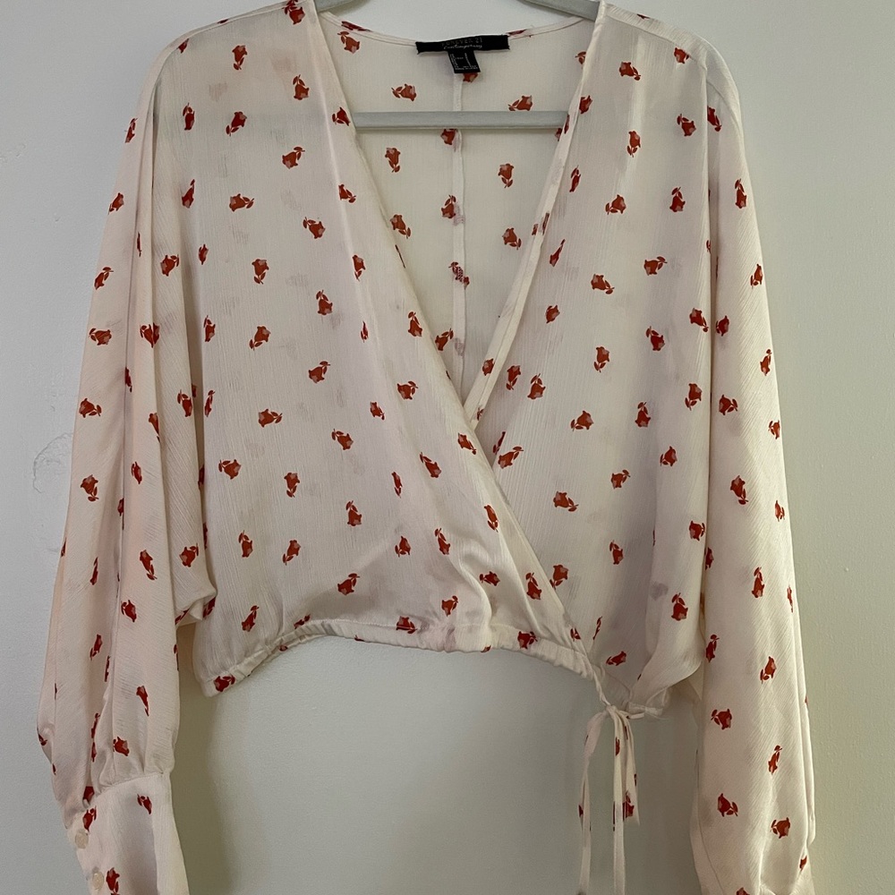 Beautiful crop top w little flowers from Forever 21 in size S.